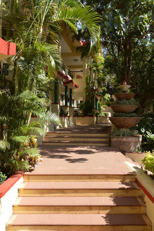 Adamo The Resort Matheran Eksteriør bilde