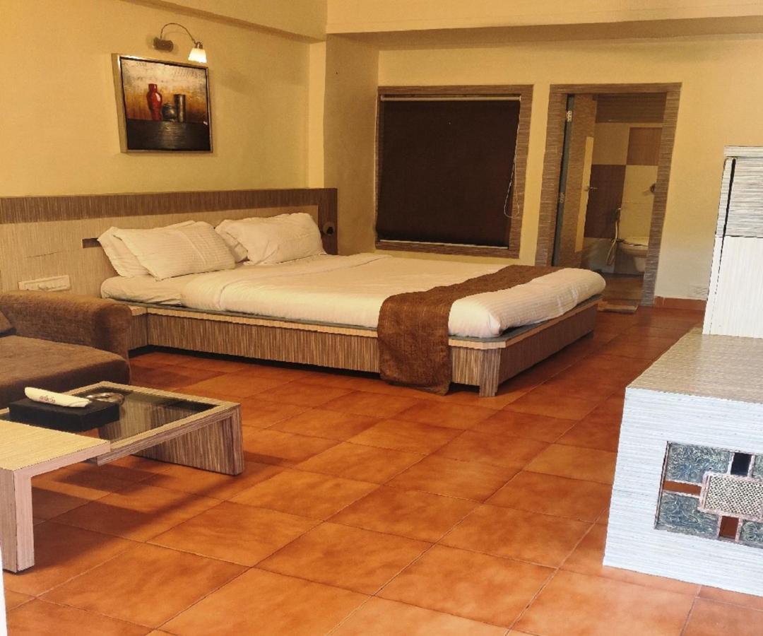 Adamo The Resort Matheran Eksteriør bilde