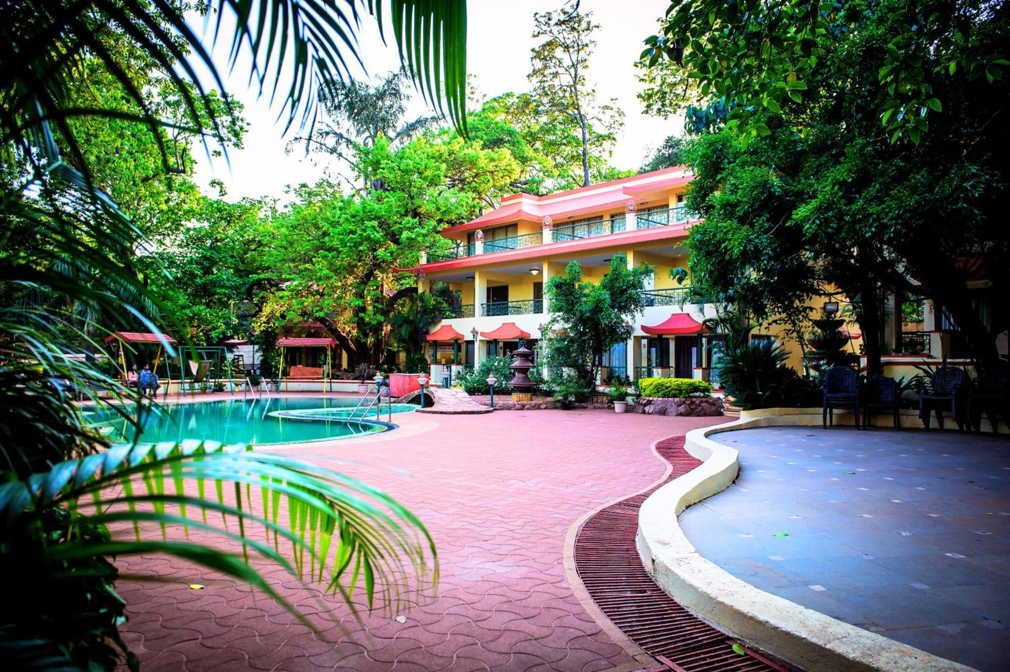 Adamo The Resort Matheran Eksteriør bilde